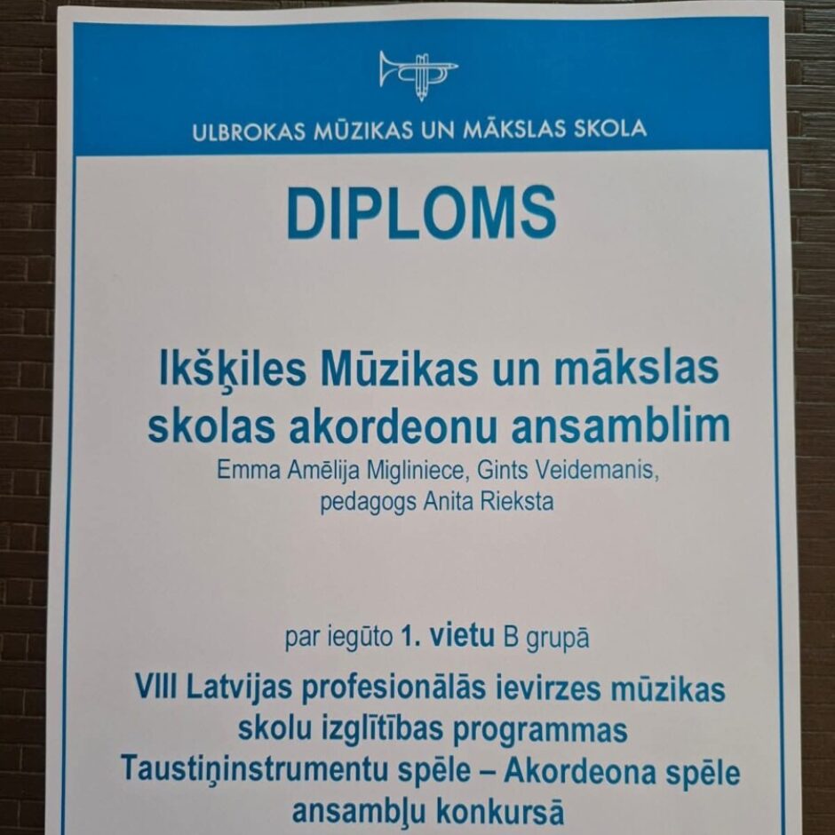 Diploms